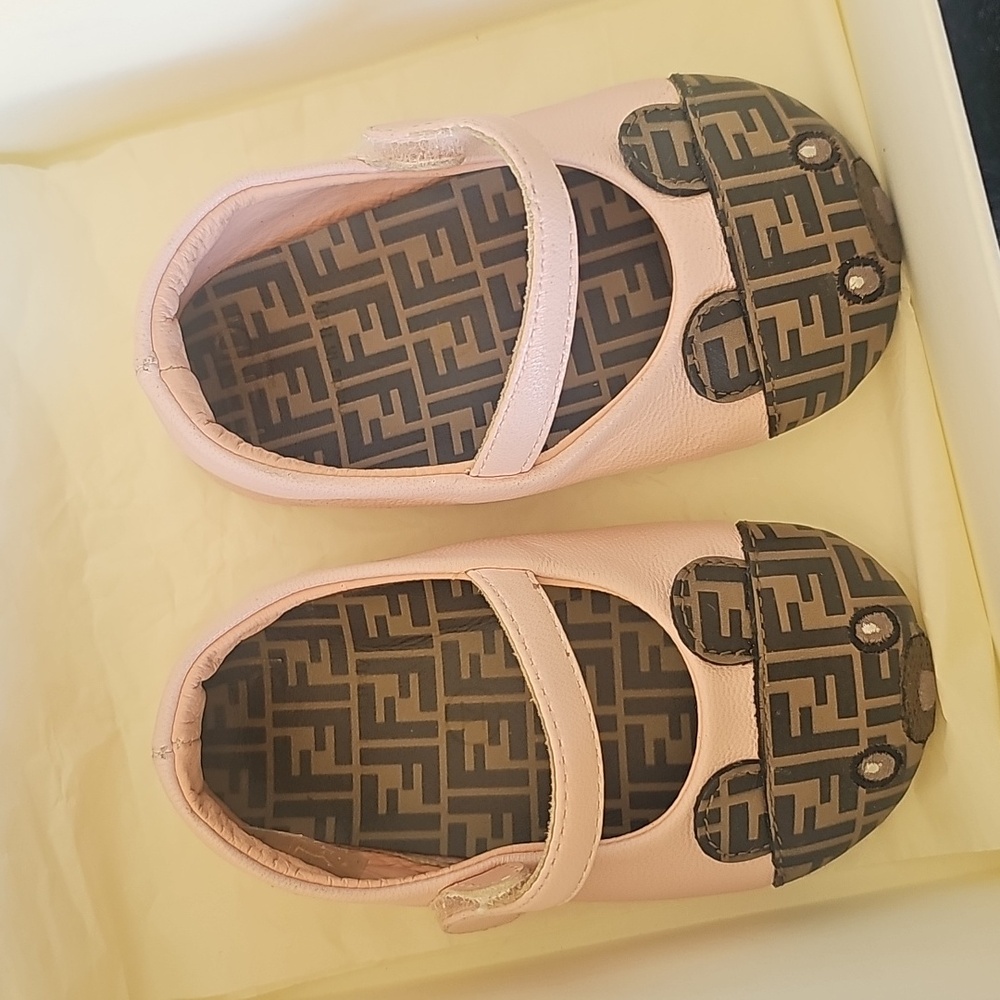 Fendi Baby Girls Shoes Sz 5 - Picture 4 of 12